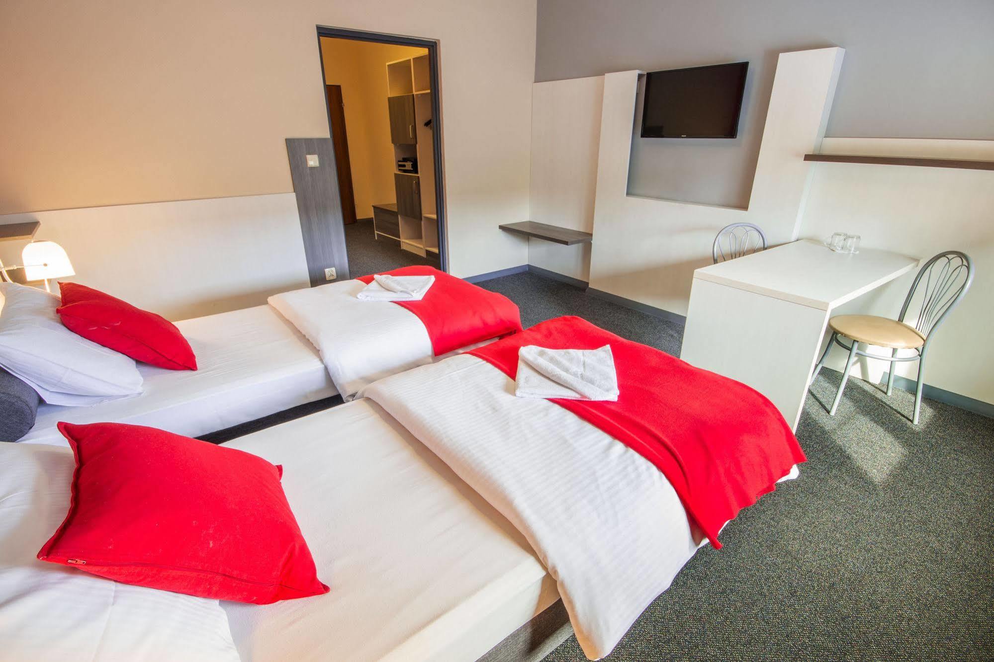 Hostel Przystanek Torun Luaran gambar